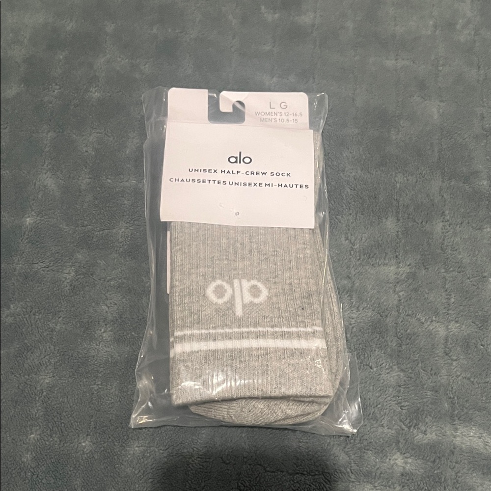 ALO Yoga Light Gray Half-Crew‎ Socks